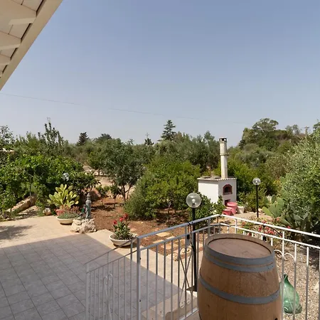 Corallo House 3* פולינאנו א מארה