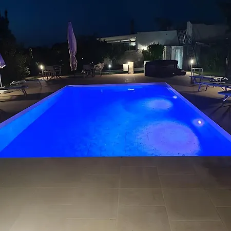 Corallo House بولينيانو آ ماري