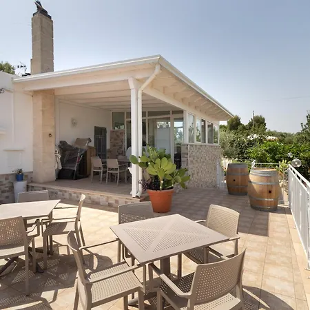 Corallo House بولينيانو آ ماري