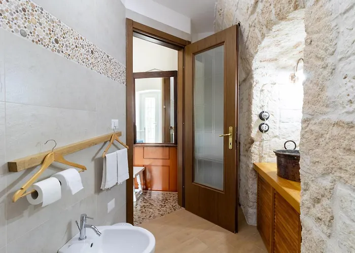 Corallo House 3*